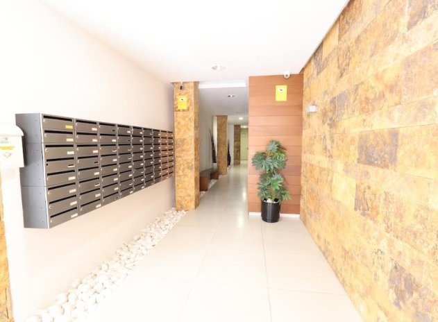 Resale - Apartment / Flat * - Torrevieja * - La Mata *