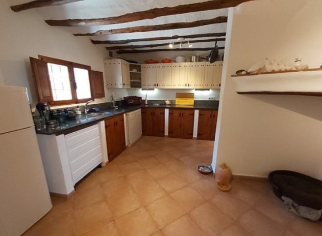 Herverkoop - Finca / Plattelands Woning - Cehegin
