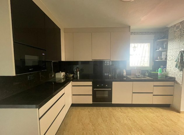 Herverkoop - Finca / Plattelands Woning - Abanilla