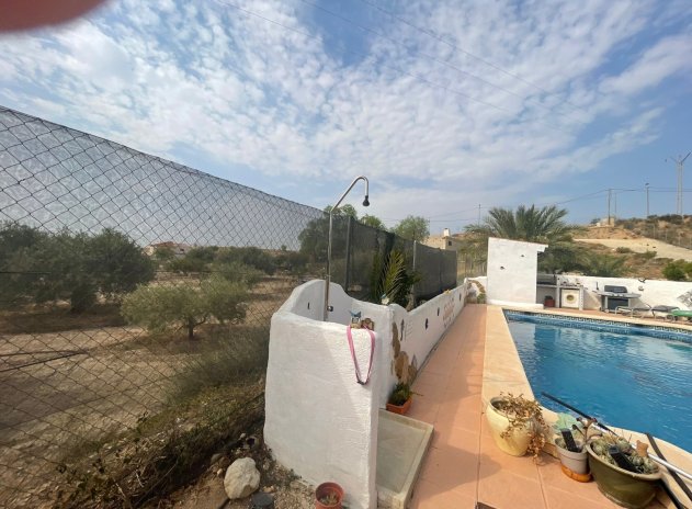 Herverkoop - Finca / Plattelands Woning - Abanilla