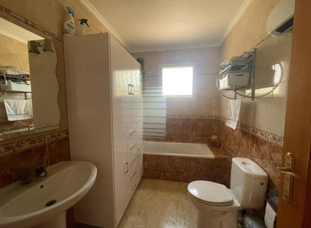 Herverkoop - Finca / Plattelands Woning - Abanilla