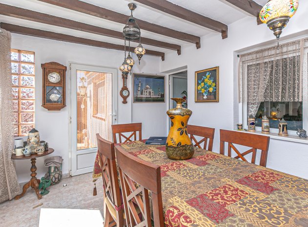 Resale - Villa * - Los Balcones *