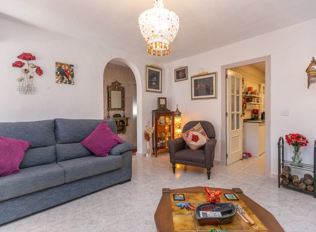 Resale - Villa * - Los Balcones *