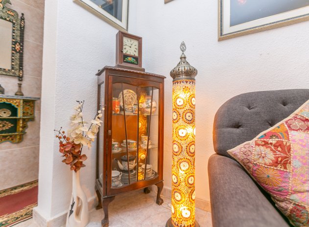 Resale - Villa * - Los Balcones *