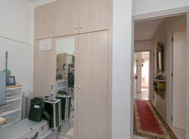 Resale - Villa * - Los Balcones *