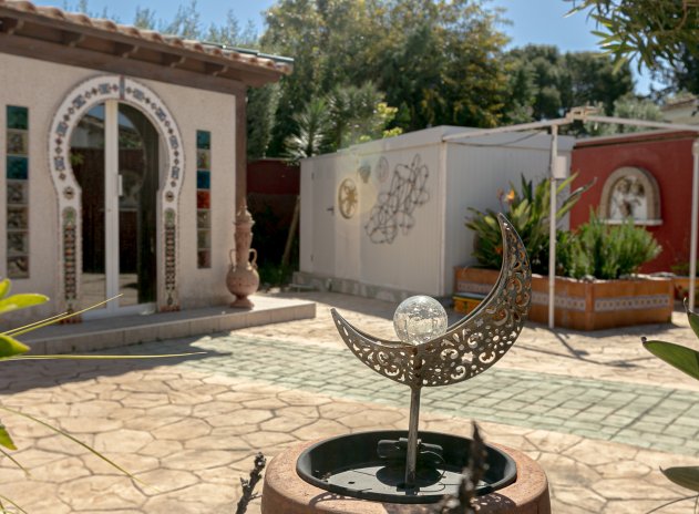 Resale - Villa * - Los Balcones *