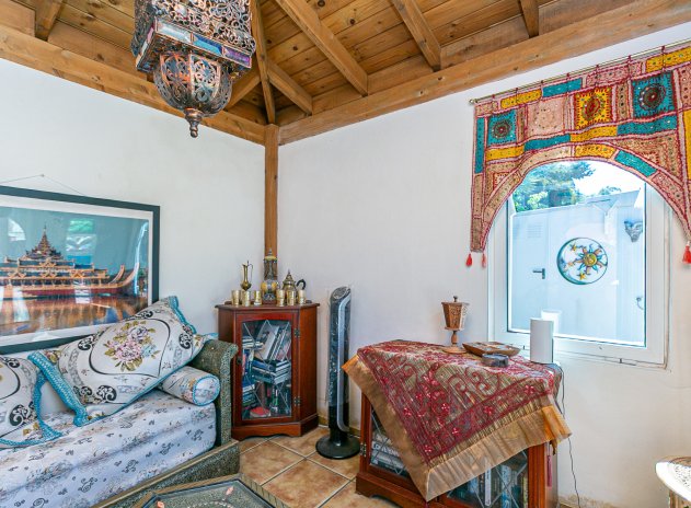 Resale - Villa * - Los Balcones *