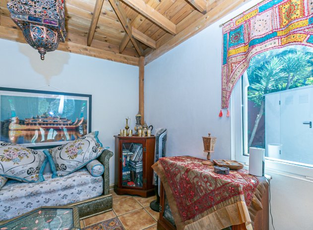Resale - Villa * - Los Balcones *