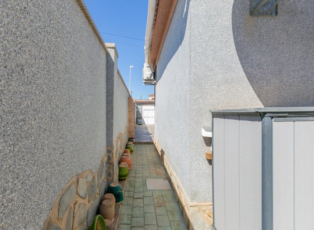 Resale - Villa * - Los Balcones *