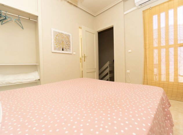 Herverkoop - Rijwoning - Playa Flamenca