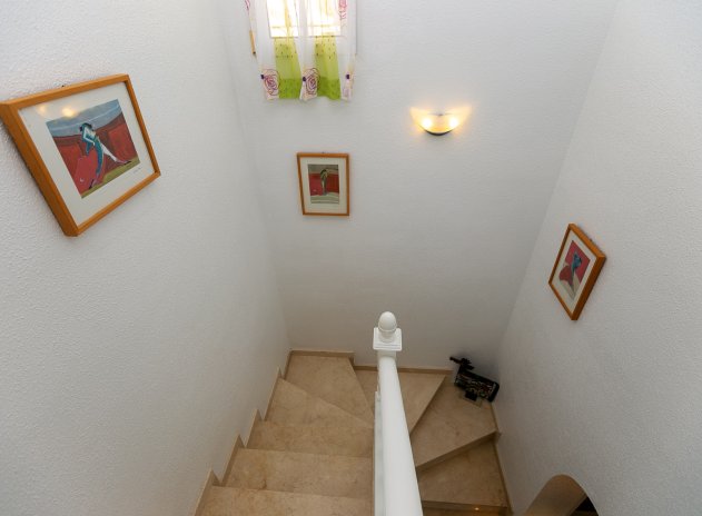 Herverkoop - Villa - Villamartin - Rioja