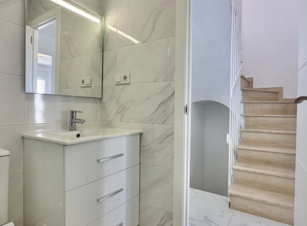 Reventa - Casa adosada - Torrevieja - Los Balcones
