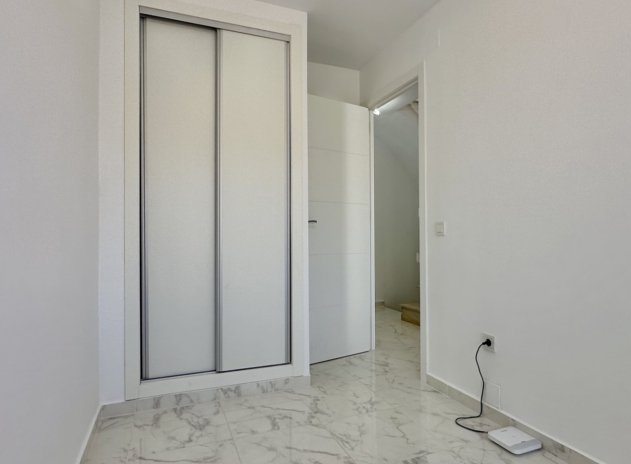 Reventa - Casa adosada - Torrevieja - Los Balcones