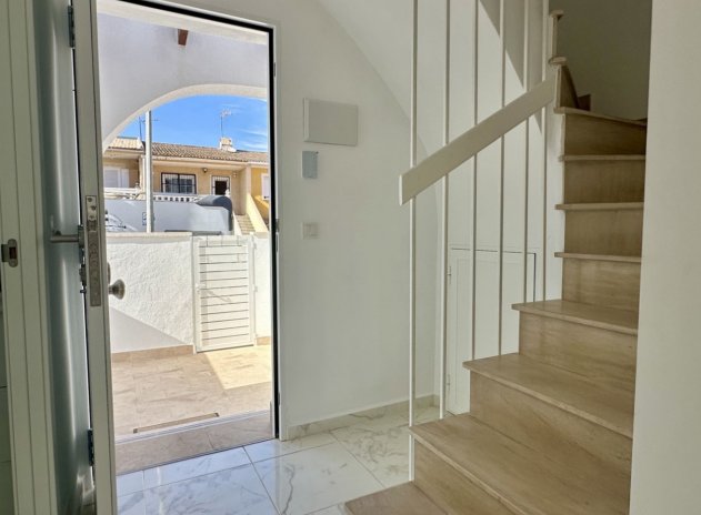 Reventa - Casa adosada - Torrevieja - Los Balcones