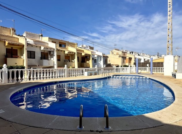 Reventa - Casa adosada - Torrevieja - Los Balcones
