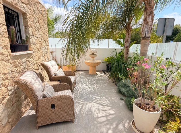 Reventa - Villa - Los Montesinos - La Herrada