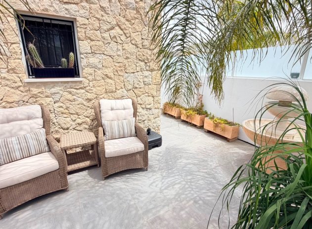 Reventa - Villa - Los Montesinos - La Herrada
