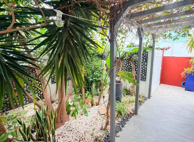 Reventa - Villa - Los Montesinos - La Herrada