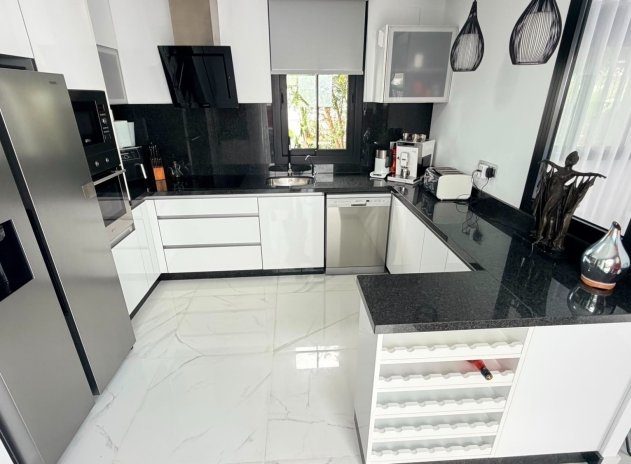 Reventa - Villa - Los Montesinos - La Herrada