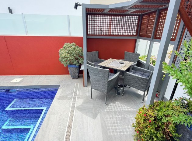 Reventa - Villa - Los Montesinos - La Herrada