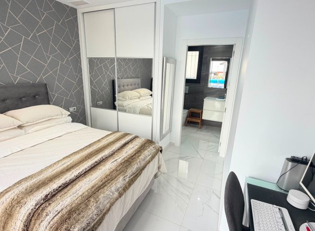 Reventa - Villa - Los Montesinos - La Herrada