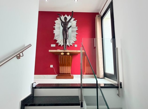 Reventa - Villa - Los Montesinos - La Herrada