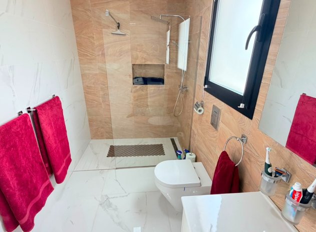 Reventa - Villa - Los Montesinos - La Herrada