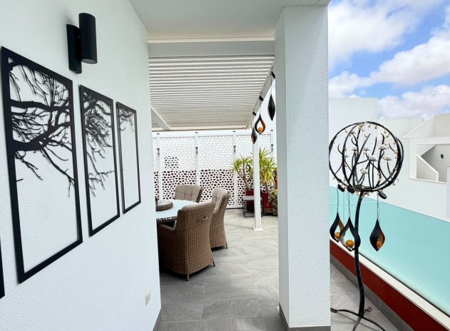 Reventa - Villa - Los Montesinos - La Herrada