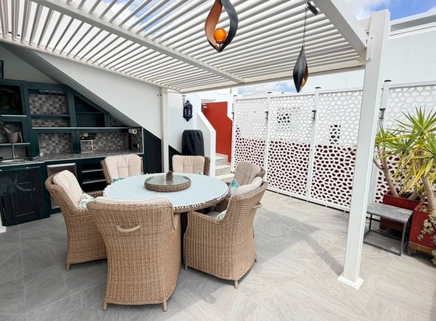 Reventa - Villa - Los Montesinos - La Herrada