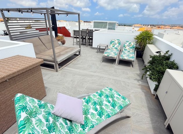Reventa - Villa - Los Montesinos - La Herrada