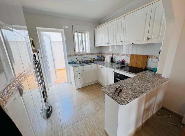 Resale - Townhouse * - Daya Nueva *