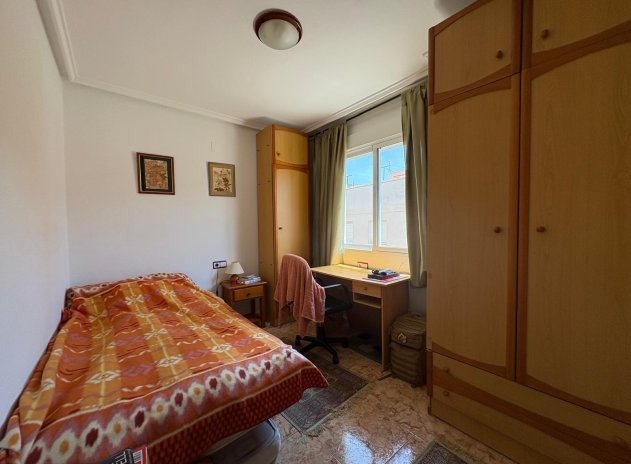 Resale - Apartment / Flat * - Torrevieja *