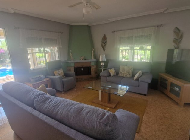 Resale - Finca / Country Property *  - Catral *