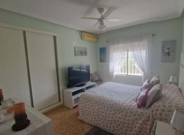 Resale - Finca / Country Property *  - Catral *