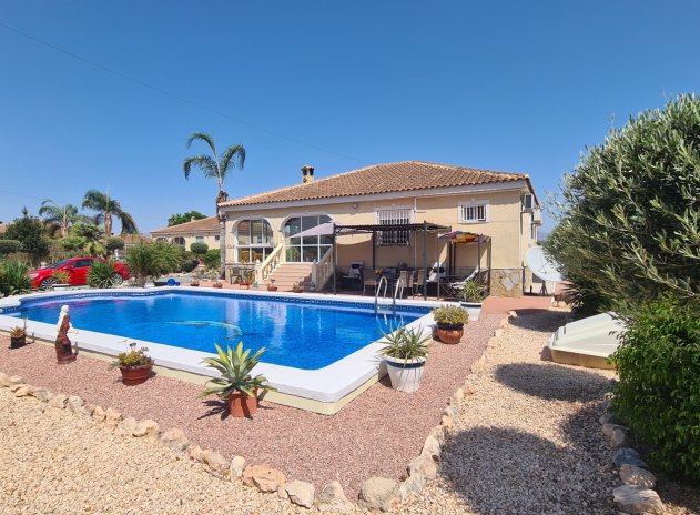 Resale - Finca / Country Property *  - Catral *