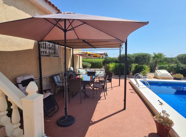 Resale - Finca / Country Property *  - Catral *