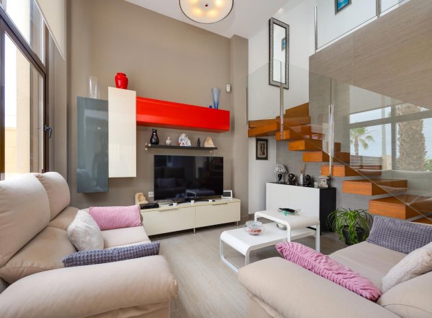 Resale - Villa * - Rojales *