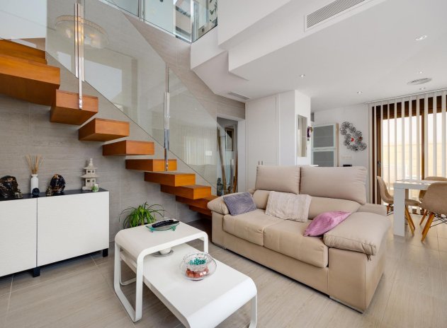 Resale - Villa * - Rojales *