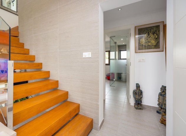 Resale - Villa * - Rojales *