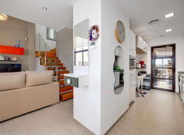 Resale - Villa * - Rojales *