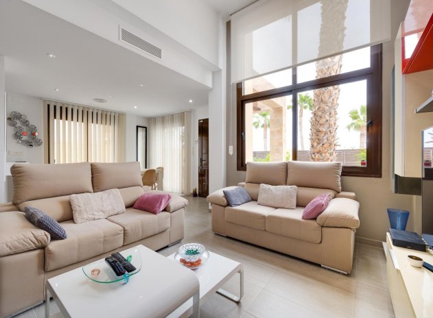 Resale - Villa * - Rojales *