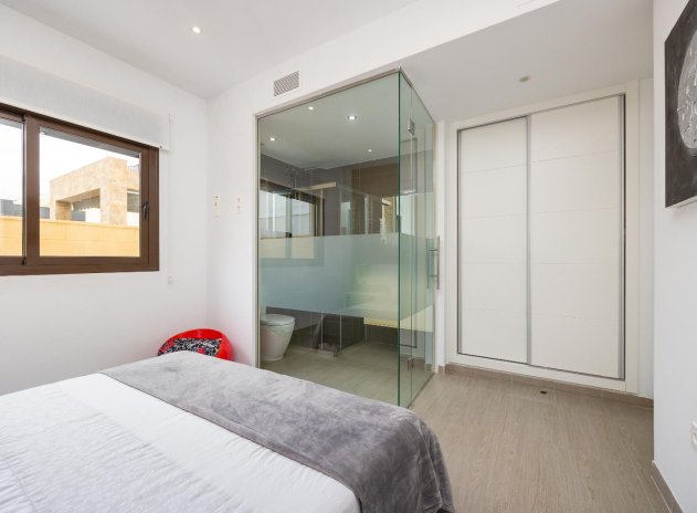 Resale - Villa * - Rojales *