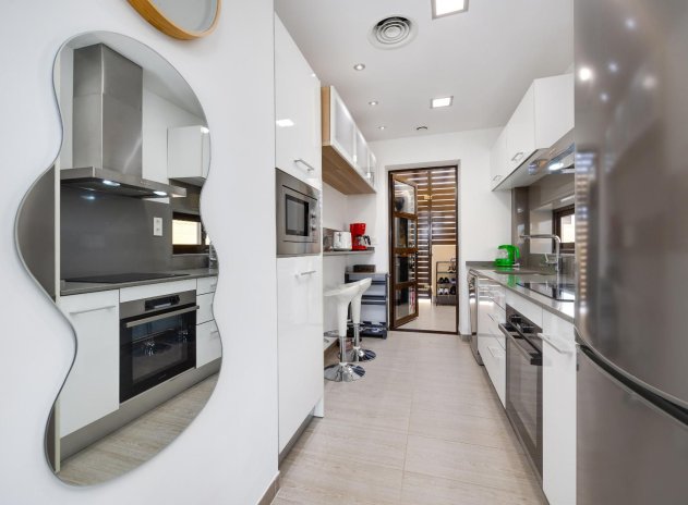 Resale - Villa * - Rojales *