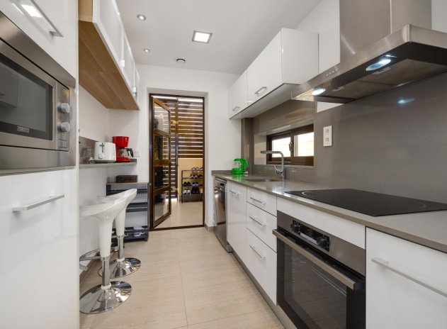Resale - Villa * - Rojales *