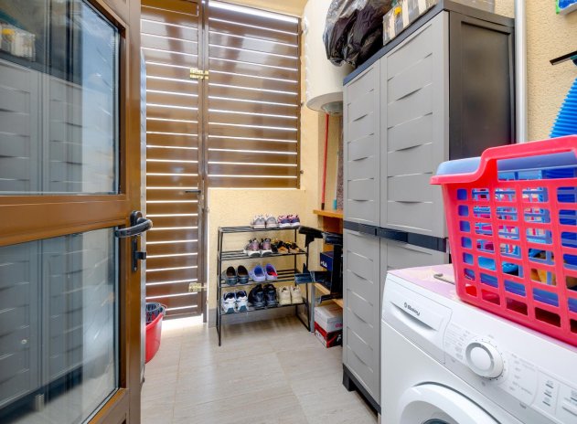 Resale - Villa * - Rojales *