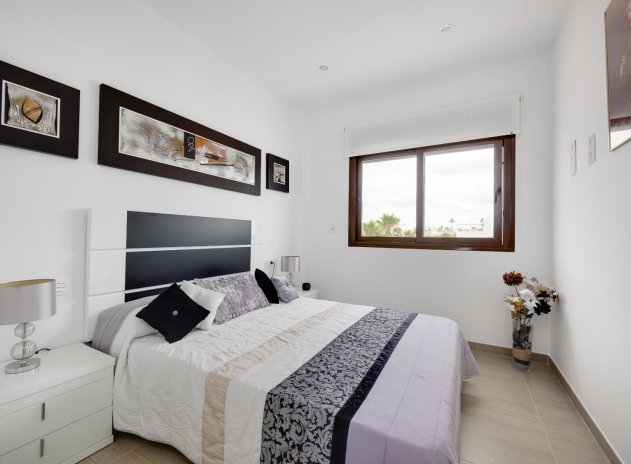 Resale - Villa * - Rojales *