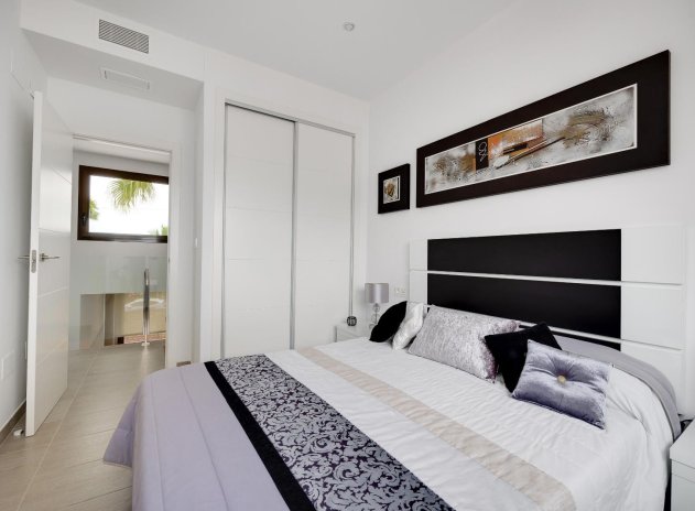 Resale - Villa * - Rojales *