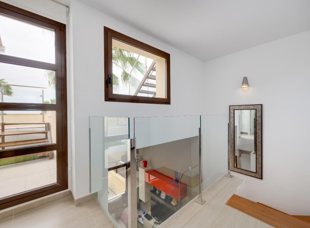 Resale - Villa * - Rojales *