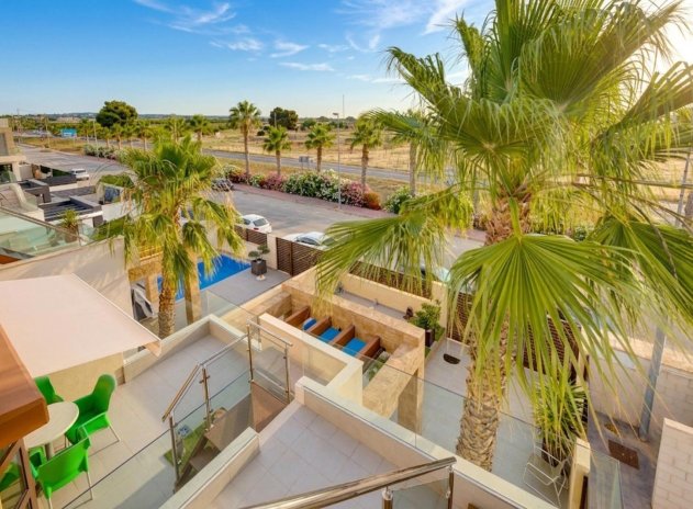 Resale - Villa * - Rojales *