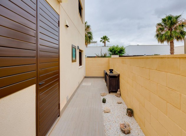 Resale - Villa * - Rojales *